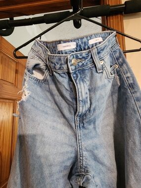 Forever 21 Light Blue Boyfriend Distressed Jeans